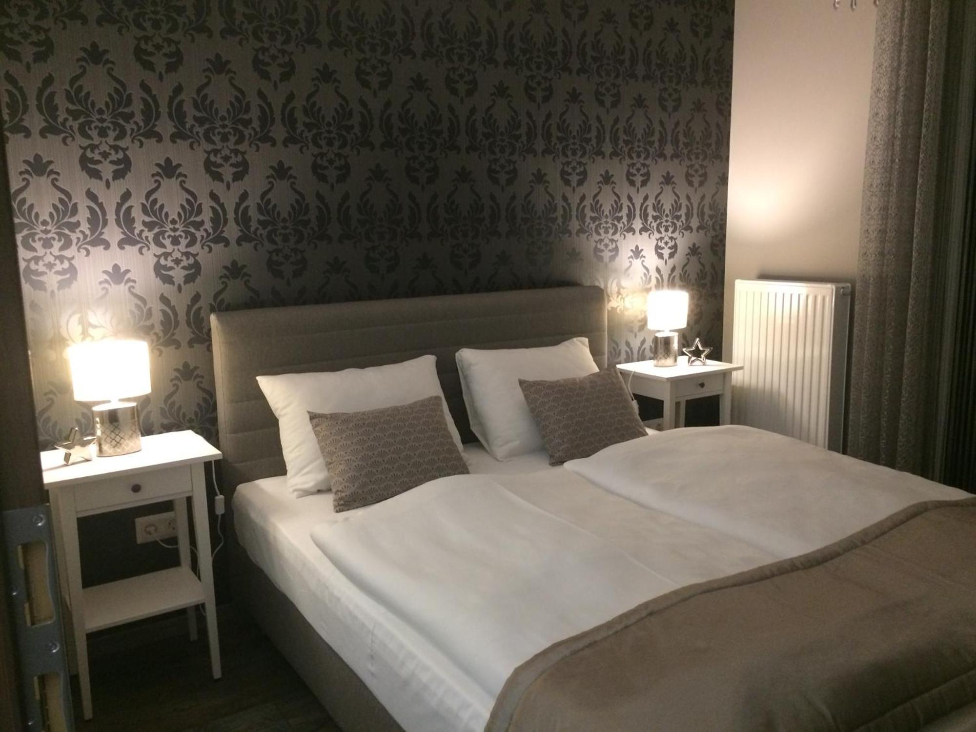 Orient Suite Sárvár Buitenkant foto